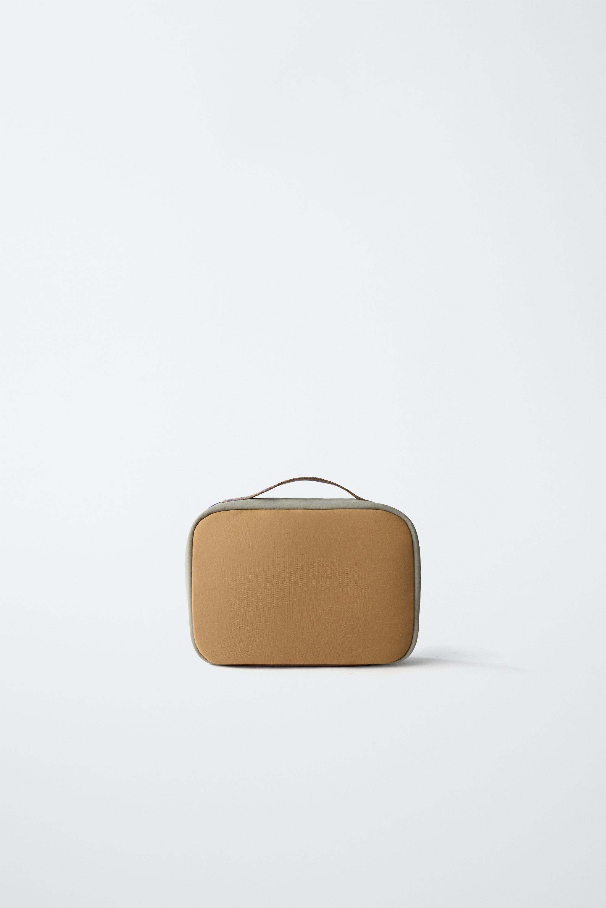 PUPPY TOILETRY BAG